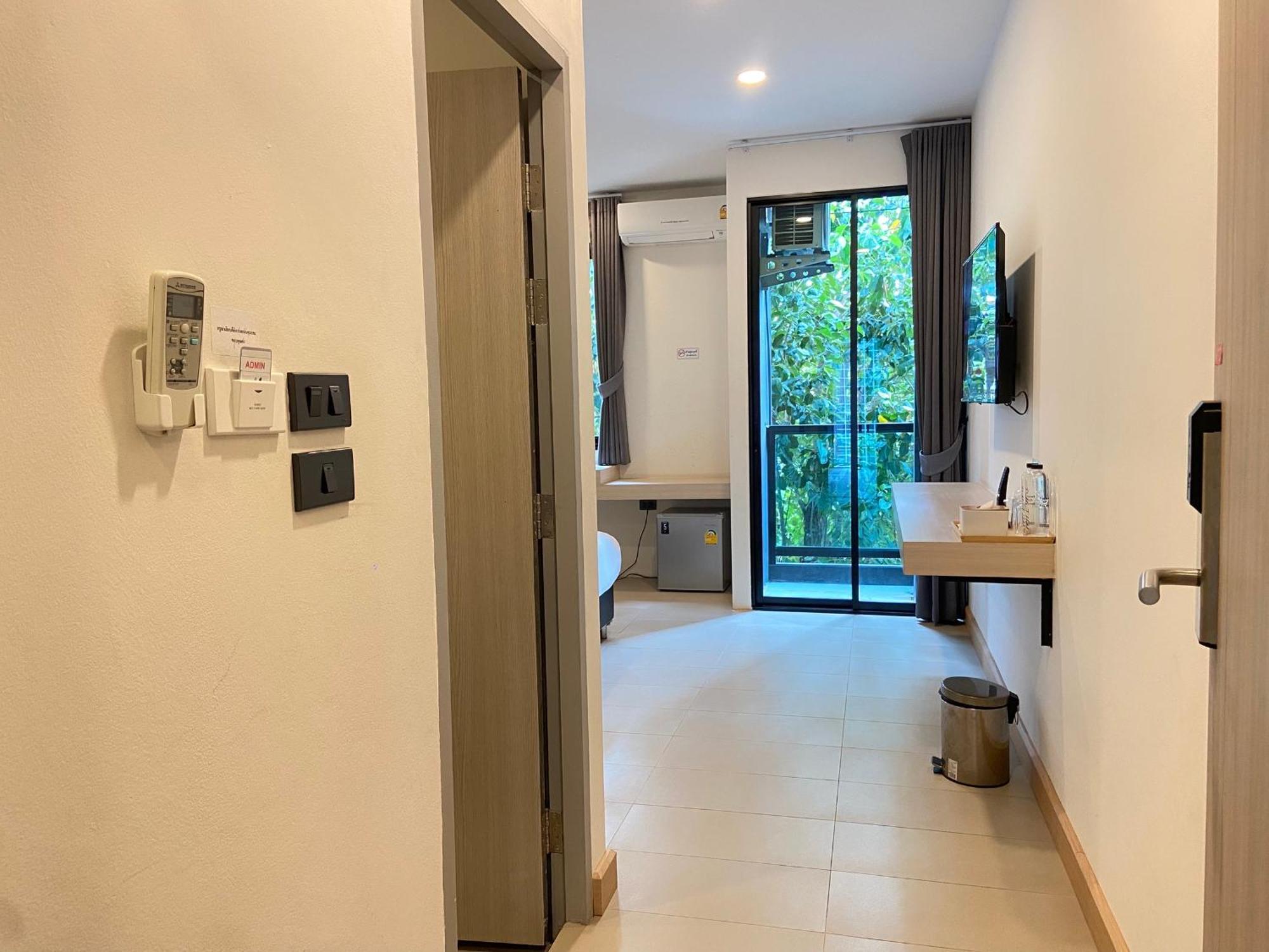Double J Hotel 3*